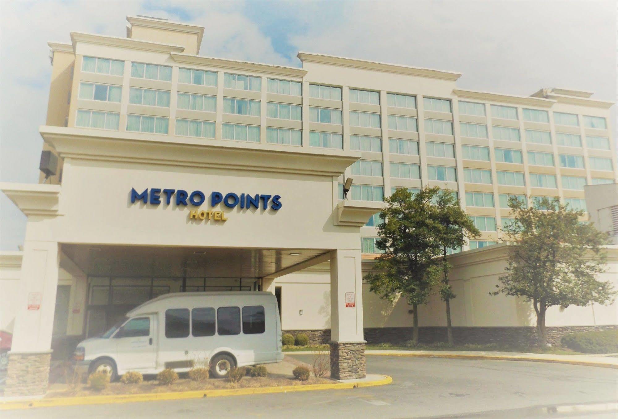 Metro Points Hotel Washington North Нью-Карролтон Экстерьер фото
